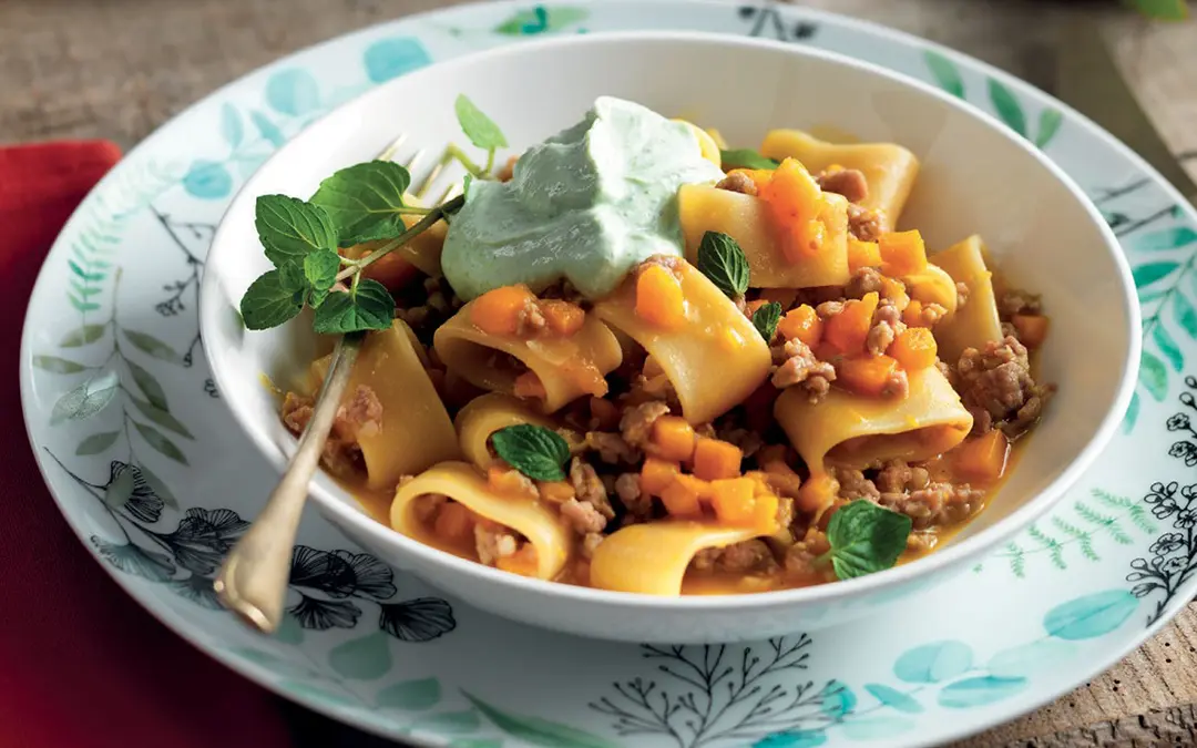 Pasta with Squash Sausage and Lettuce Cream